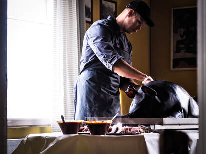 Kokonaiset savustetut siat & lampaat